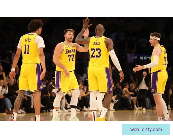 湖人胜猛龙詹皇艾顿爆发东契奇复出