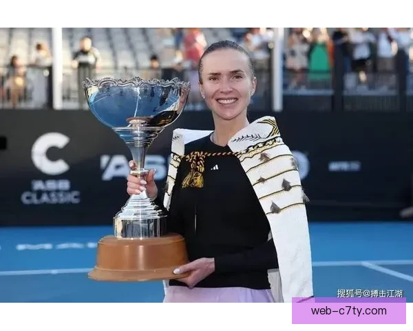 斯维托丽娜胜高芙佩古拉德比王 斯维托丽娜胜高芙佩古拉德比王