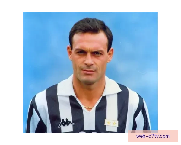 以佳夫：米兰经历让我成长 期待世界杯征程